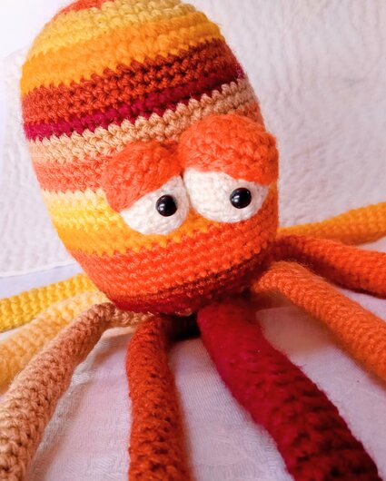 Neville crochet octopus free pattern