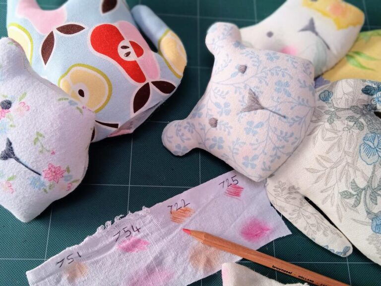 Dress me up teddy dolls free sewing tutorial faces. Rosy cheeks experiment with colour.