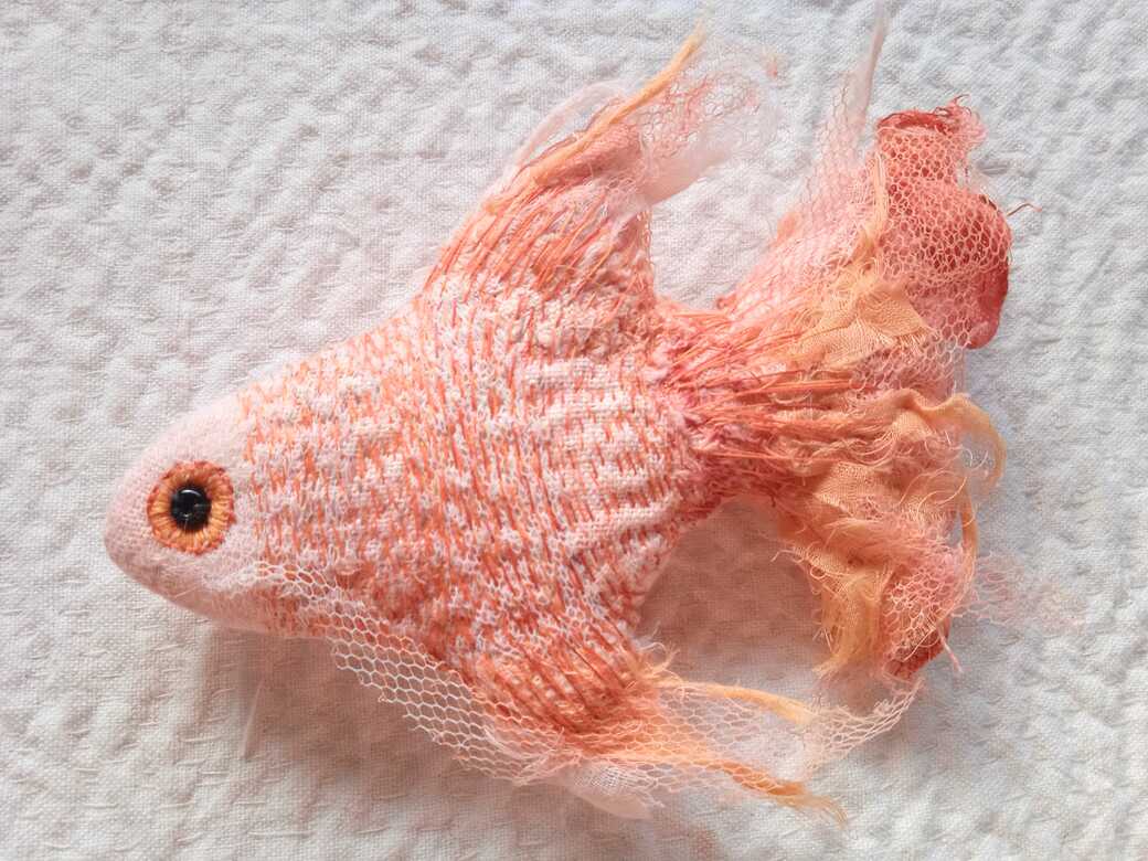 Fantail goldfish brooch free pattern green puppy club members