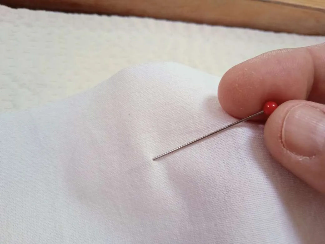 How to sew - Pins step 1
