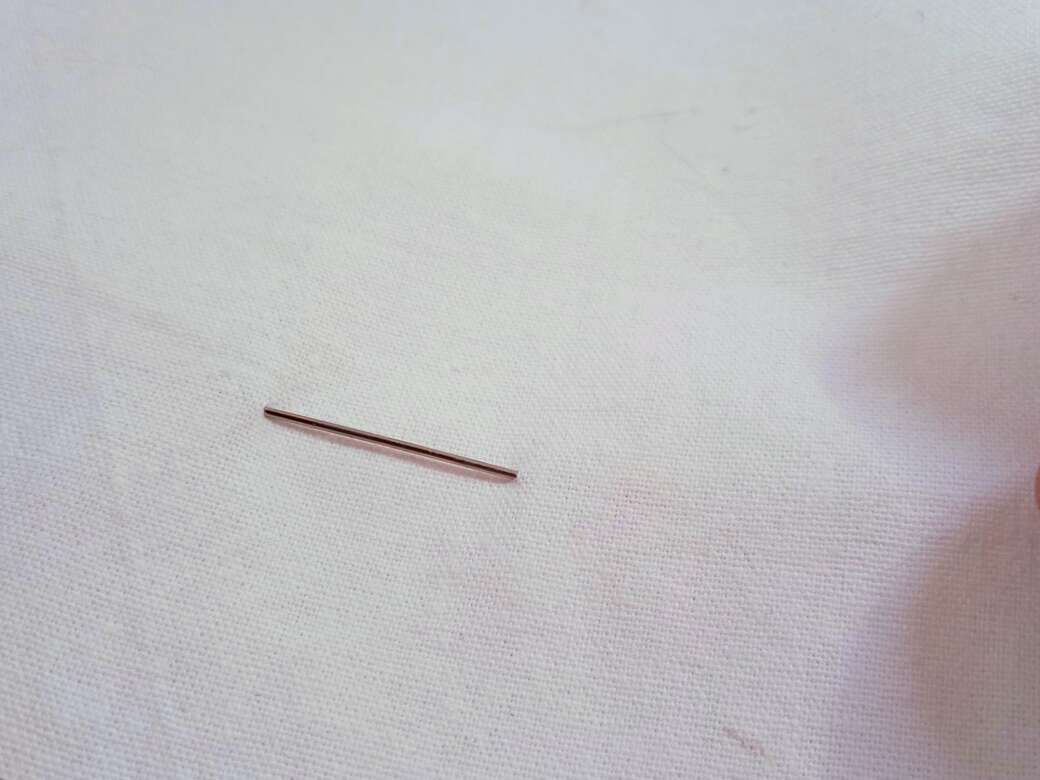 How to sew - Pins, underside view