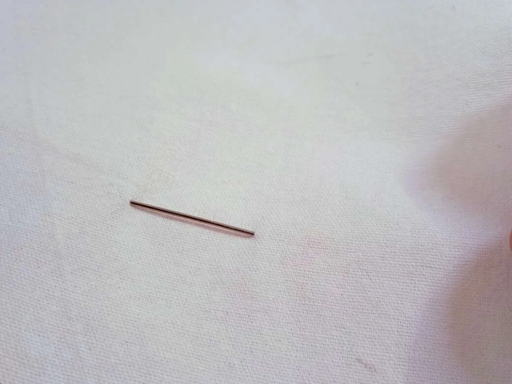 How to sew - Pins, underside view