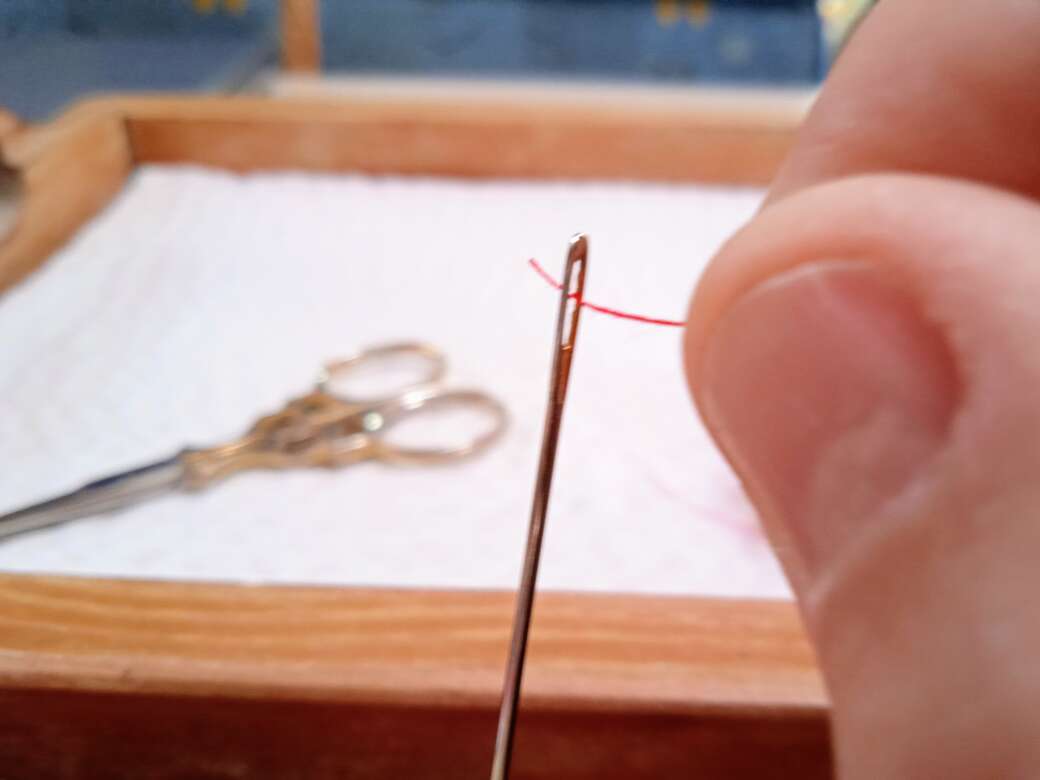 Sewing: How to thread a needle - Step 2.