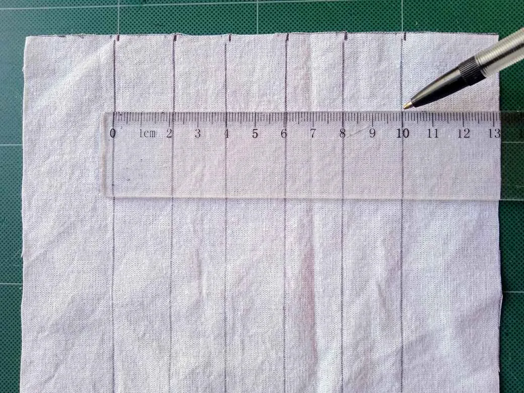 How to sew ladder stitch - Practice: Draw lines.