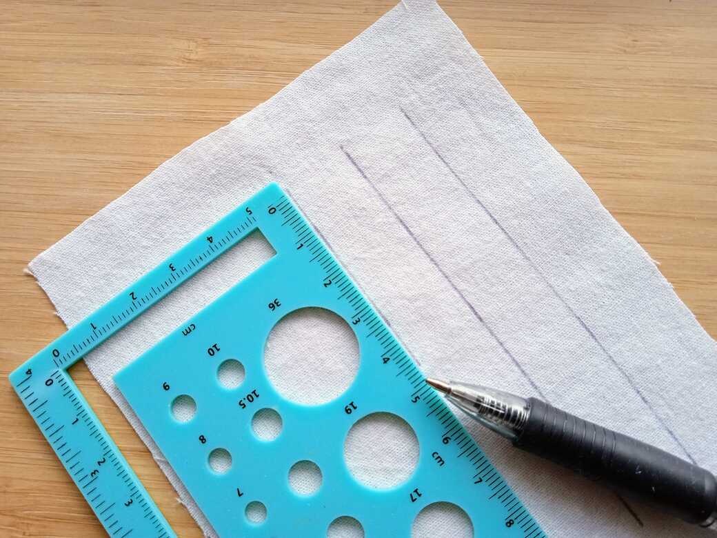 Learn to sew practice, running stitch, step 1, draw guide lines.