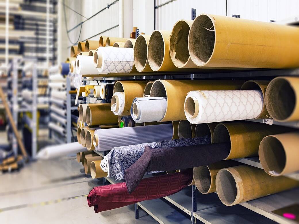 Manufacturing rolls of fabric, end rolls.