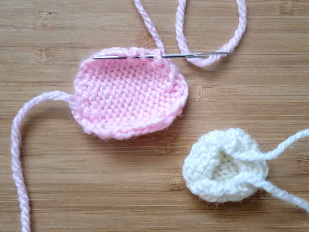Wall flowers, knitted flower centre, step 1.